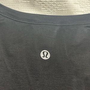 Lululemon black top